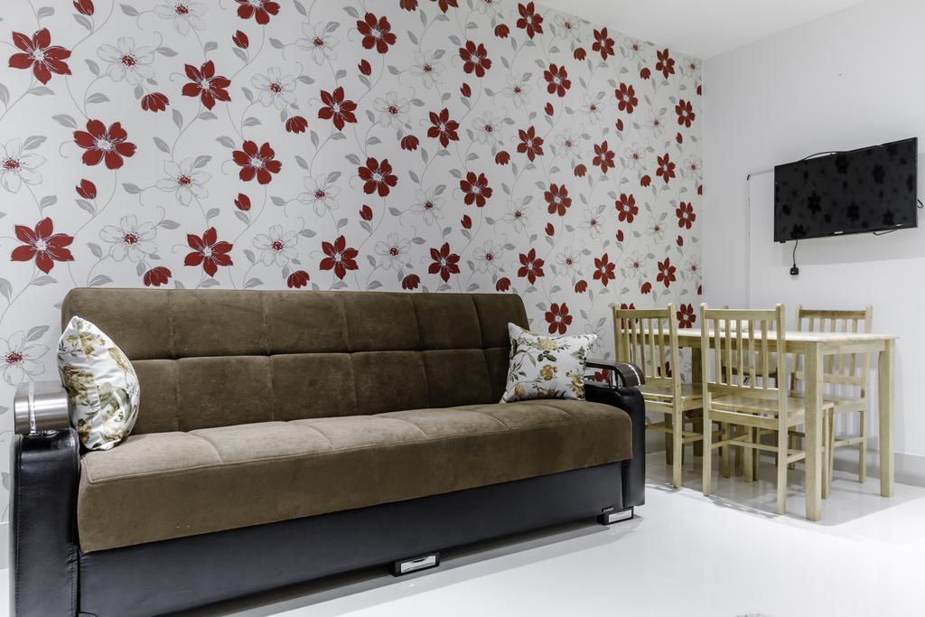 Gate Serviced Apartment *
