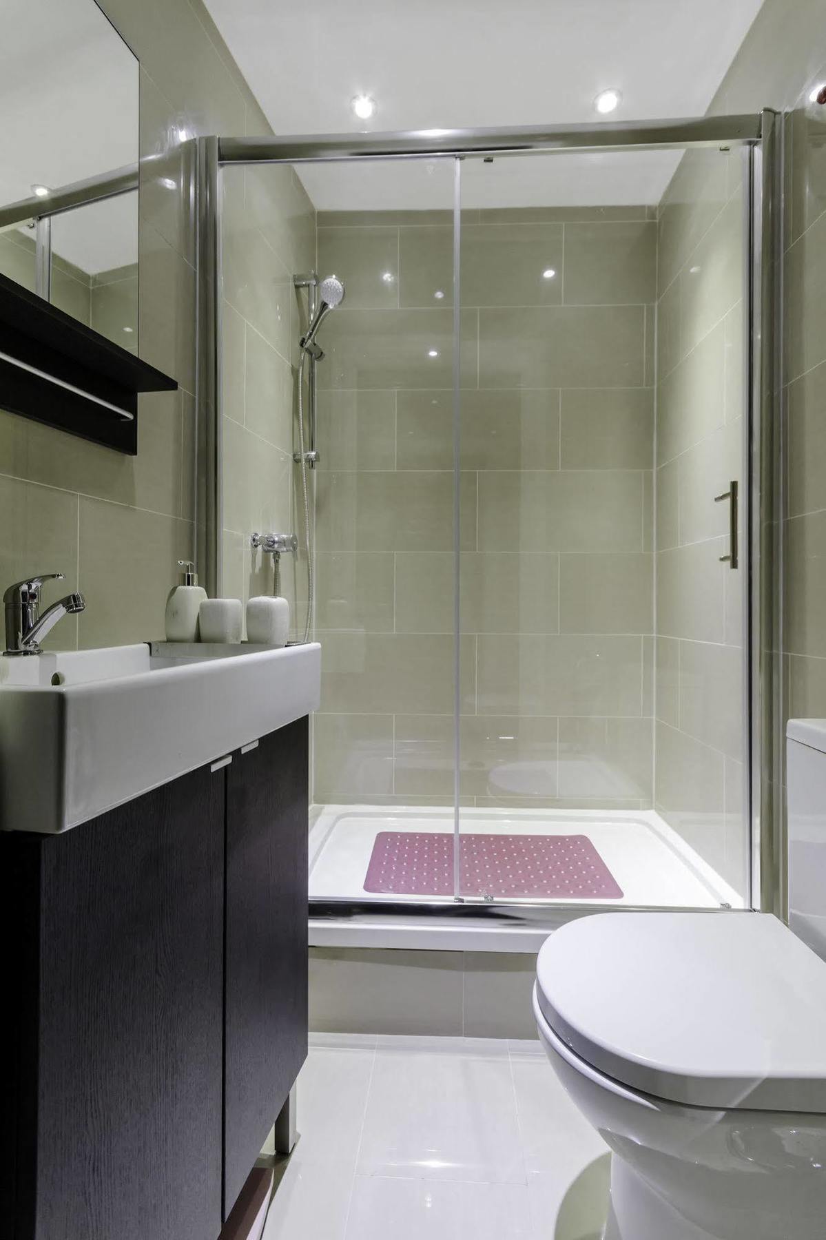 Gate Serviced Apartment